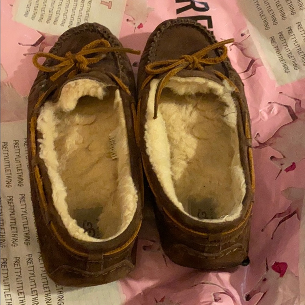 Brown Ugg mocasins